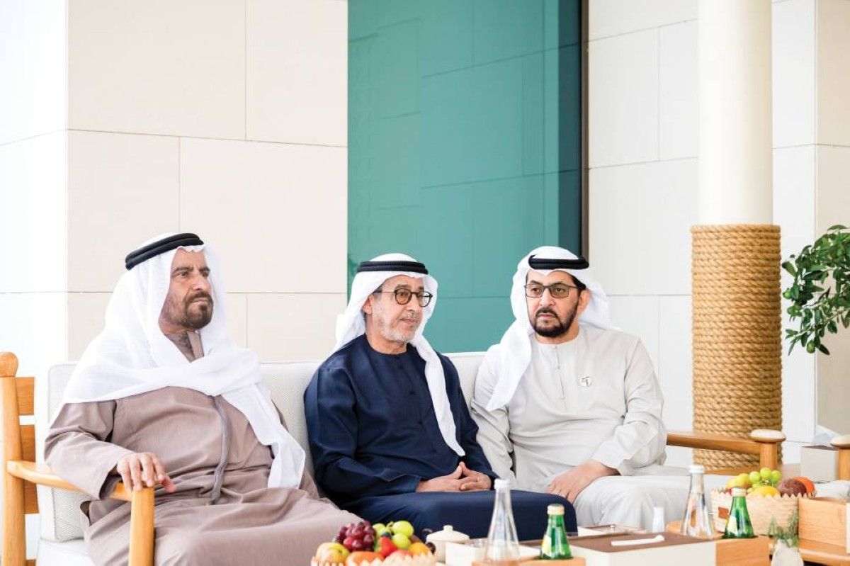 رئيس الدولة يبحث علاقات التعاون مع الرئيس السنغالي