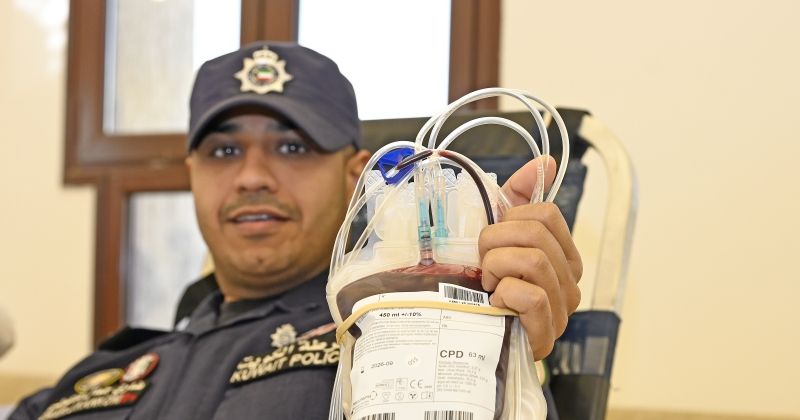 رجال الأمن يجودون بـ... دمهم