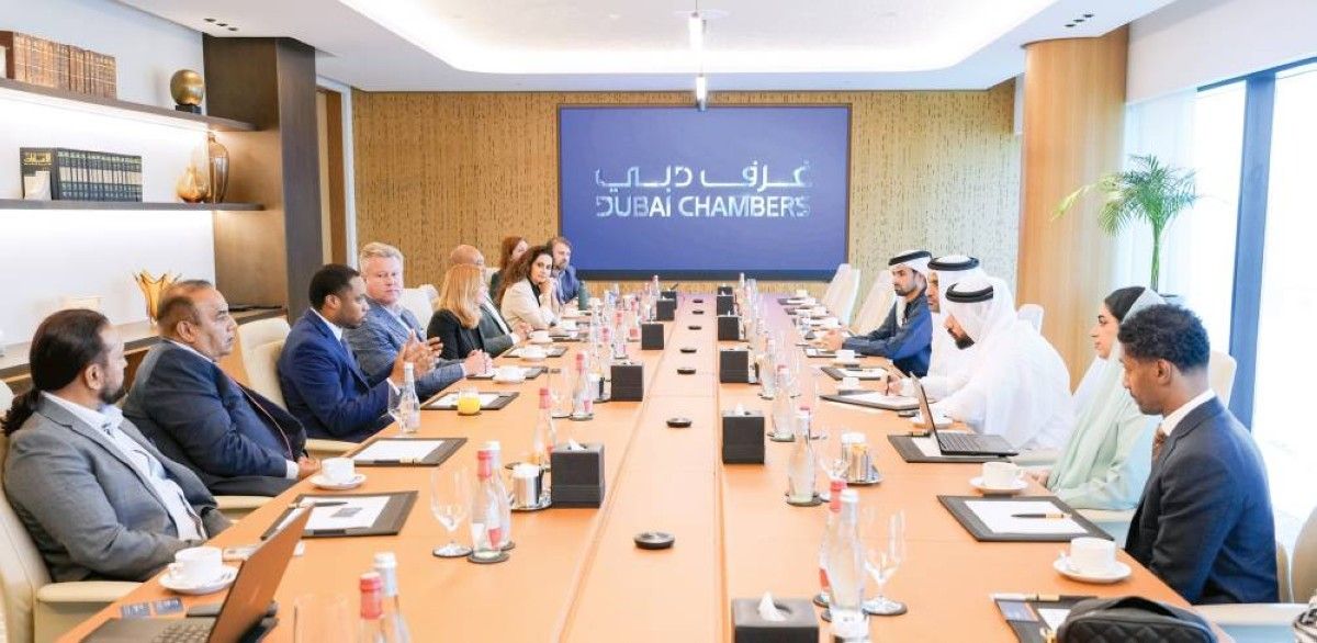 غرف دبي تبحث سبل تعزيز شراكات الأعمال مع وفد ولاية إلينوي الأمريكية