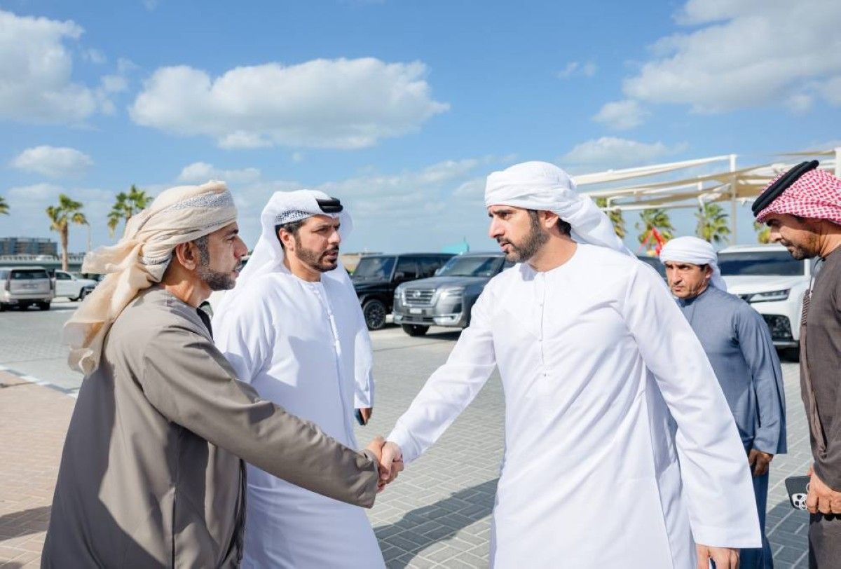 حمدان بن محمد يعزّي في وفاة علي العديدي