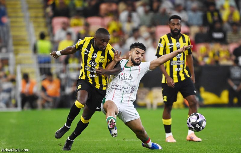 الاتفاق يفعّل بند تجديد عقد الغامدي حتى 2028