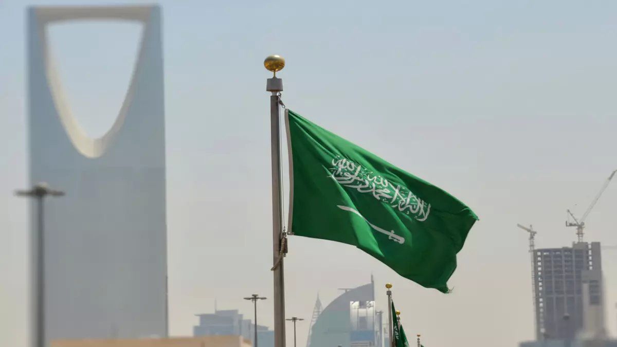 رسمياً: السعودية تُلغي رسوم الإقامة لفئات محددة من المقيمين رسمياً - هل أنت من المستفيدين؟