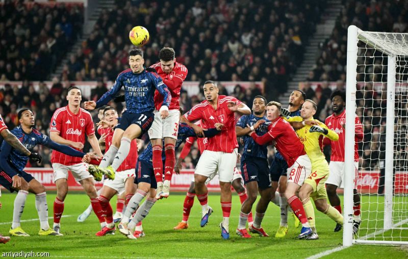 رفض هدية يونايتد.. أرسنال يتعثر في نوتنجهام