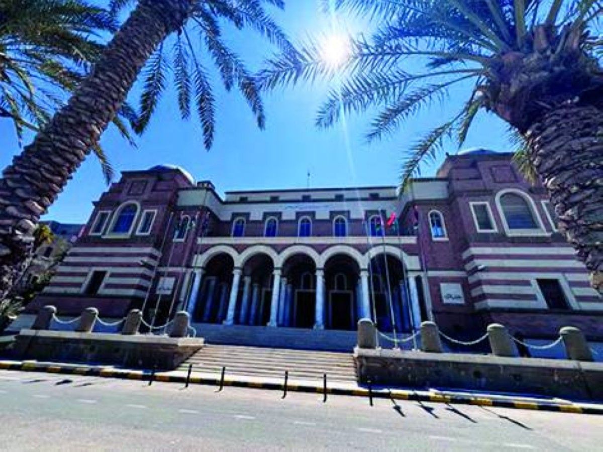 ليبيا تخفض قيمة الدينار 14.7% في ثاني إجراء خلال أقل من عام