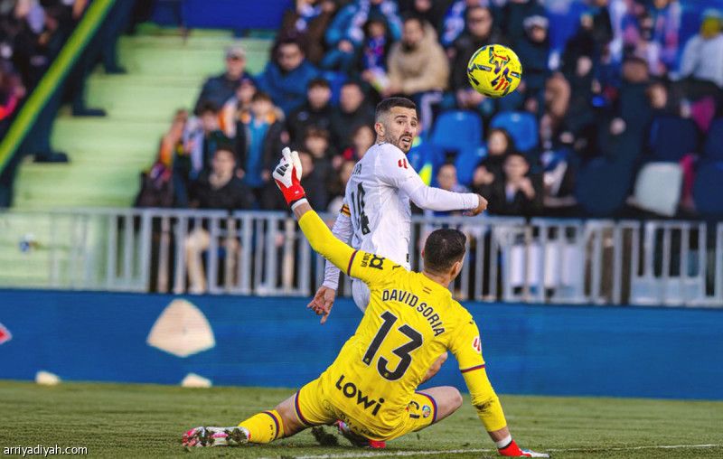 فالنسيا يكسب نقاط خيتافي