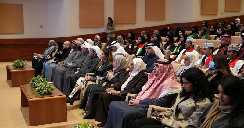 المشاركون في افتتاح الملتقى