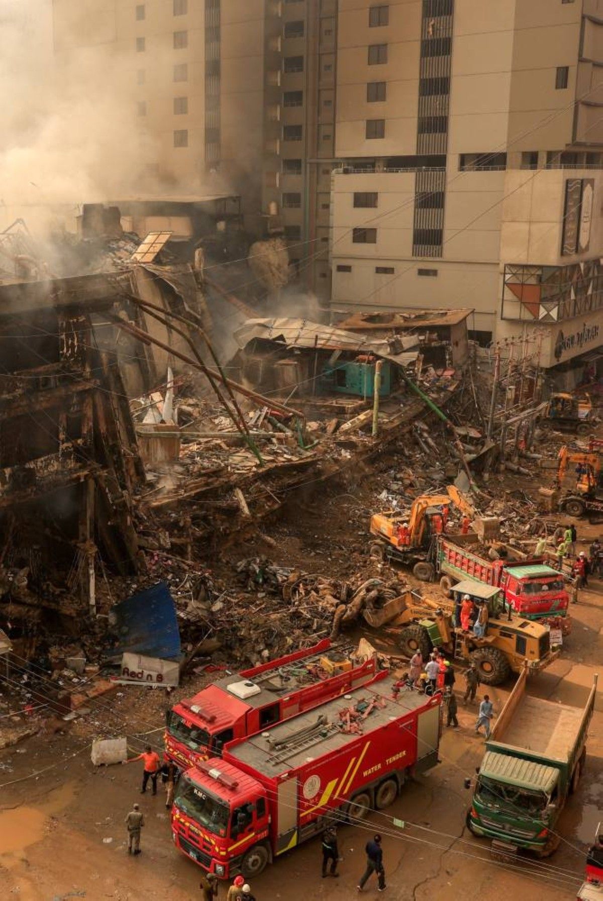 الإمارات تتضامن مع باكستان وتعزي في ضحايا حريق المركز التجاري