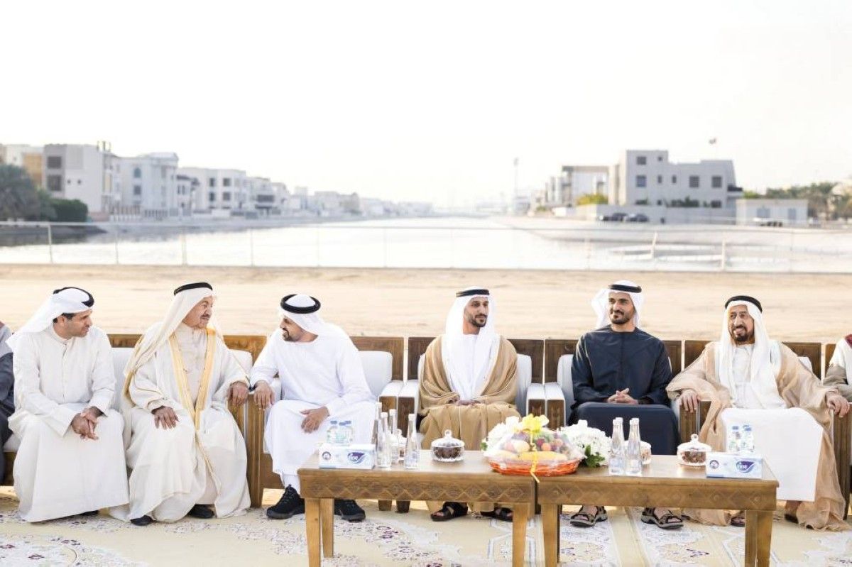 ذياب وزايد بن محمد يحضران أفراح المنصوري والقبيسي