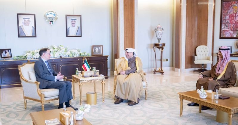 وزير شؤون الديوان الأميري ورئيس ديوان سمو ولي العهد يستقبلان سفيري البرازيل وأوكرانيا