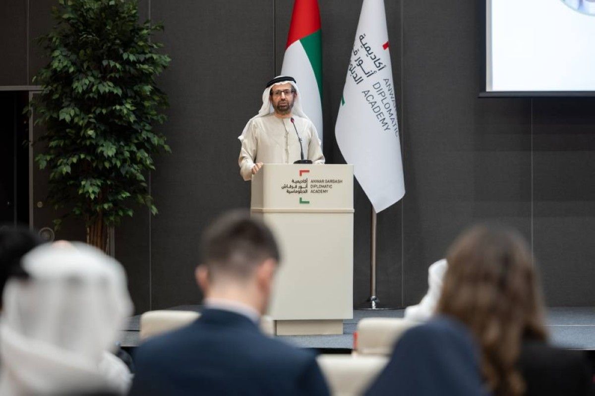 «بيت العائلة الإبراهيمية» وأكاديمية أنور قرقاش الدبلوماسية يبحثان دور «الدبلوماسية بين الأديان» في تعزيز السلام