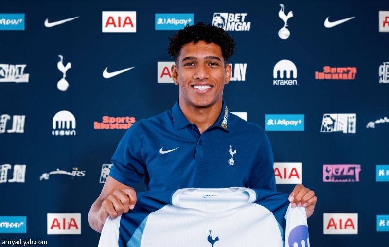 سوزا يدعم دفاع الـ«سبيرز»