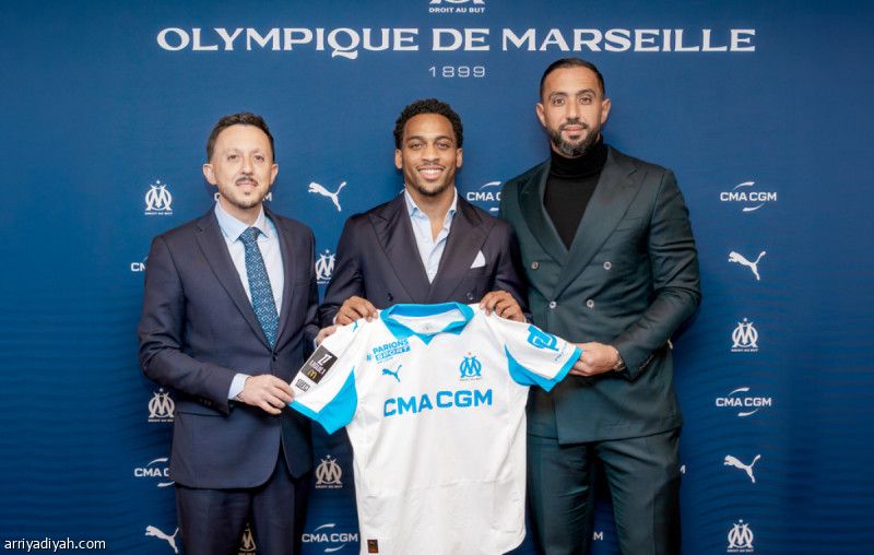 مارسيليا يستقطب توأم مُدافع أرسنال