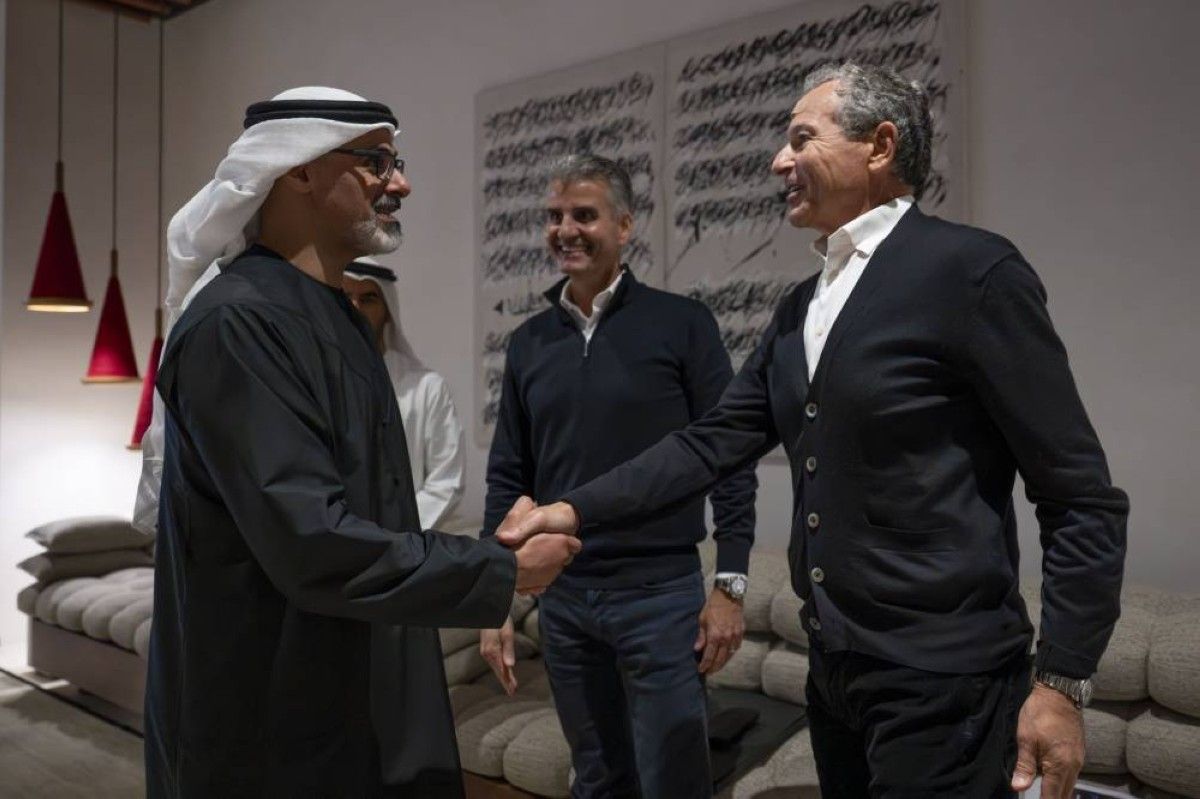 خالد بن محمد يلتقي وفداً من الإدارة التنفيذية لـ «والت ديزني»