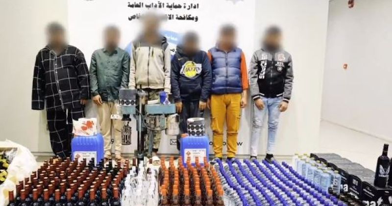 «الداخلية»: ضبط مصنع مشروبات كحولية داخل استراحة في «كبد»