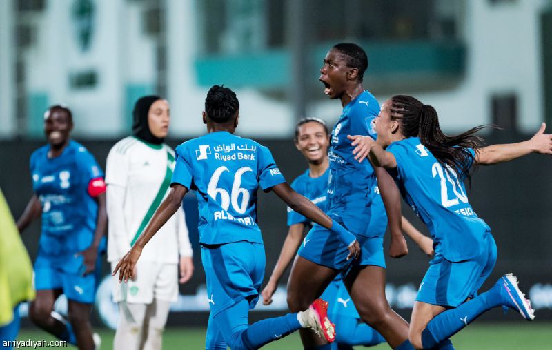 الهلال يدك الأهلي بخماسيتين في 4 ساعات