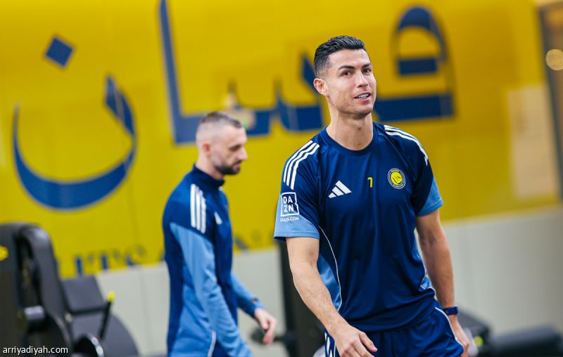 الإجهاد يبعد رونالدو وسيماكان ومارتينيز عن النصر