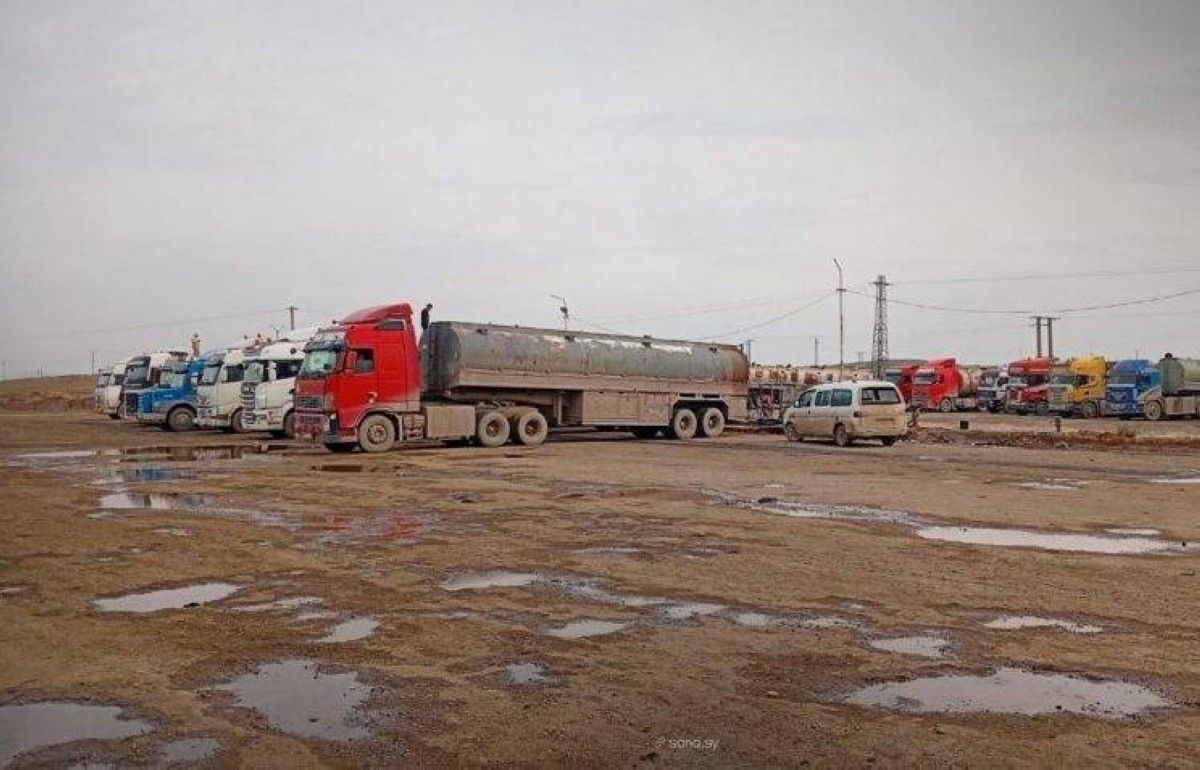 السورية للبترول: بدء استخراج النفط من الحقول المُسترجعة من "قسد" ونقله لمصافي حمص وبانياس