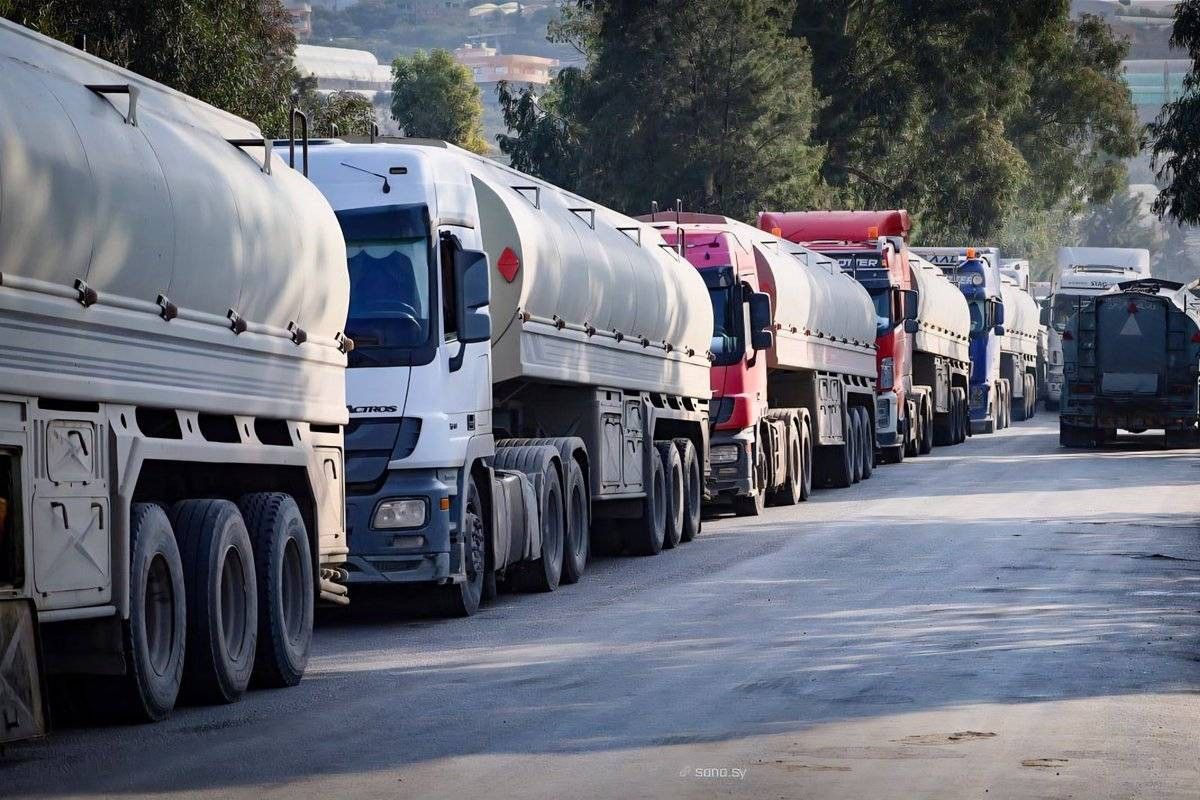 الشركة السورية للنفط تتسلم أولى الشحنات من حقلي العمر والتنك