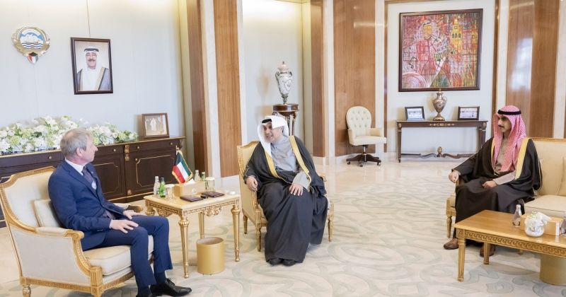 وزير شؤون الديوان الأميري ورئيس ديوان سمو ولي العهد يستقبلان سفيري بلجيكا وكندا