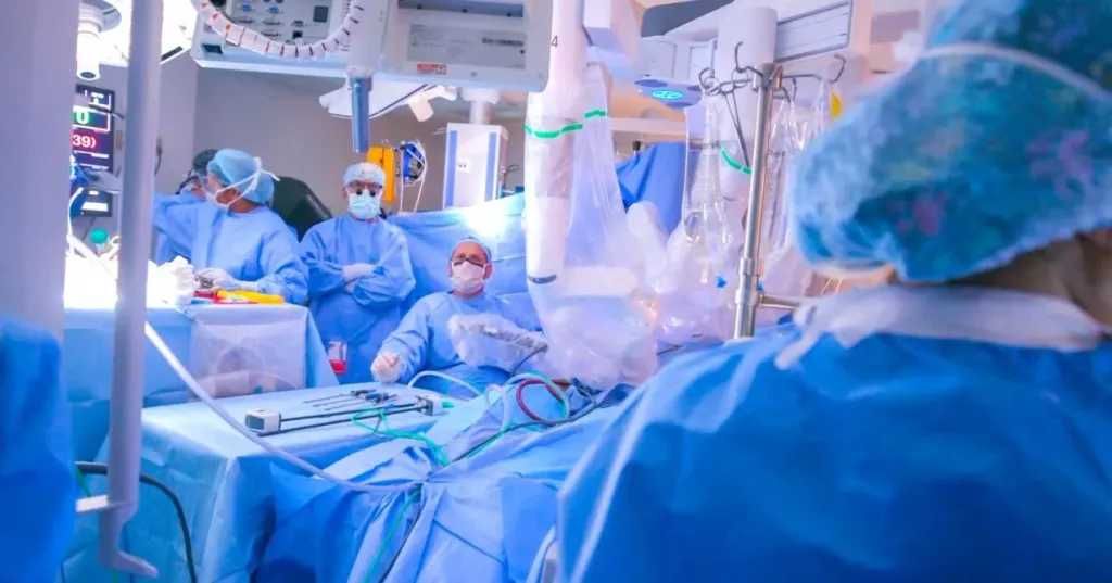 إنجاز سعودي عالمي.. أول عملية زراعة كبد روبوتية كاملة من متبرعين أحياء