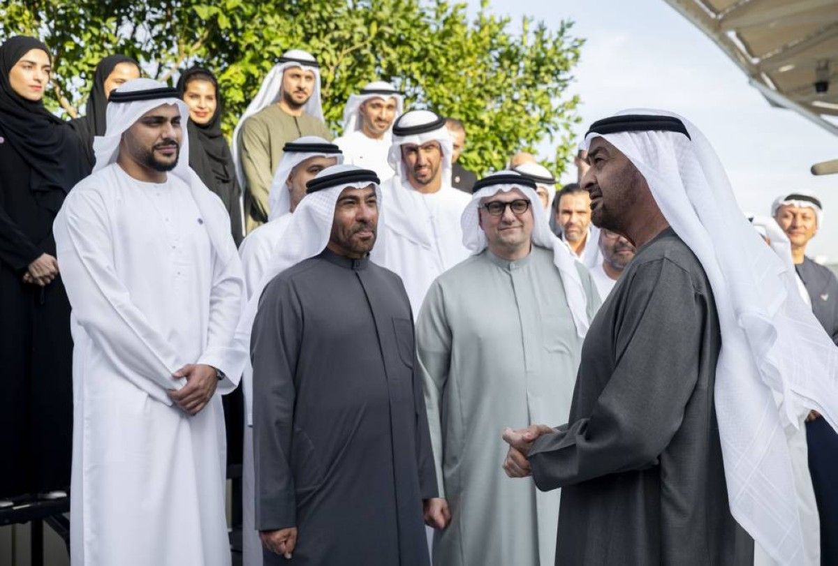 رئيس الدولة يستقبل وفد "مصدر" بمناسبة الذكرى العشرين لتأسيس الشركة