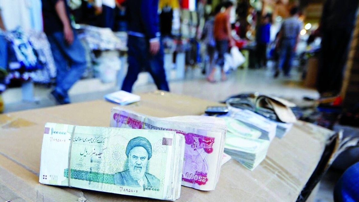الريال الإيراني يهوي إلى 1.5 مليون مقابل الدولار