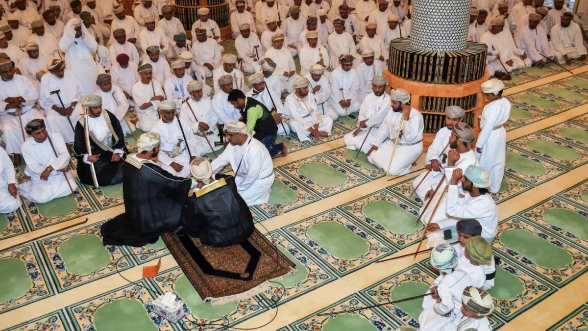 رسمياً: سلطنة عمان تقرر إلزامياً - القرار التاريخي الذي سيغير خطط الزواج للجميع… مخالفته تؤدي للسجن أو الغرامة!