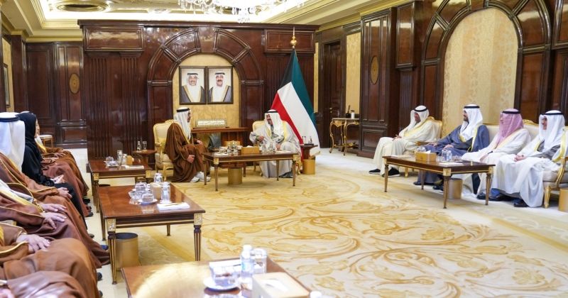 رئيس مجلس الوزراء يستقبل نائب رئيس مجلس الوزراء وزير الخارجية الإماراتي