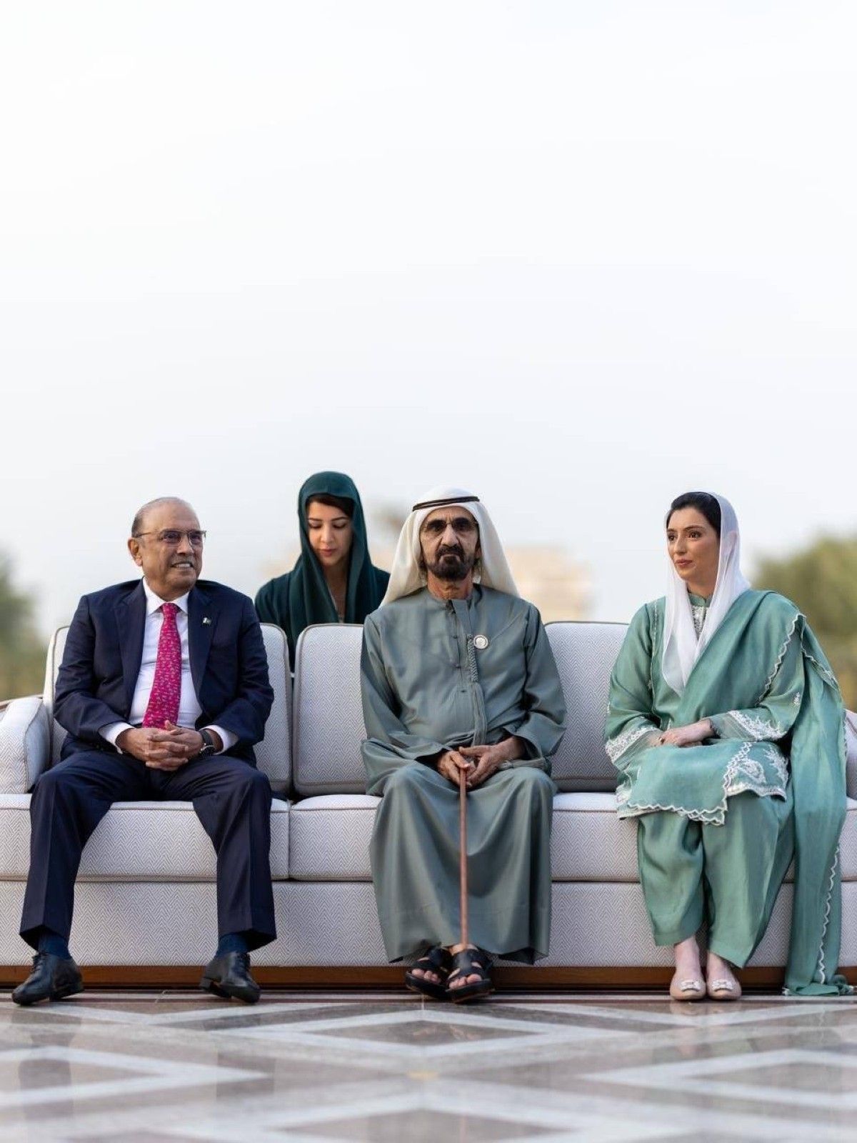 محمد بن راشد يبحث مع رئيس باكستان العلاقات الثنائية وسبل تعزيز التعاون المشترك في مختلف المجالات