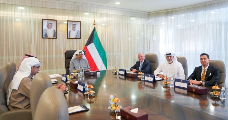 العبدالله مستقبلاً النائب الأول لرئيس شركة «بوينغ» ورئيس الشركة لمنطقة الشرق الأوسط والوفد المرافق لهما