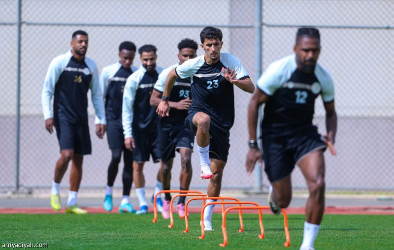 رحلة طيران تؤخر انطلاقة نيوم وضمك