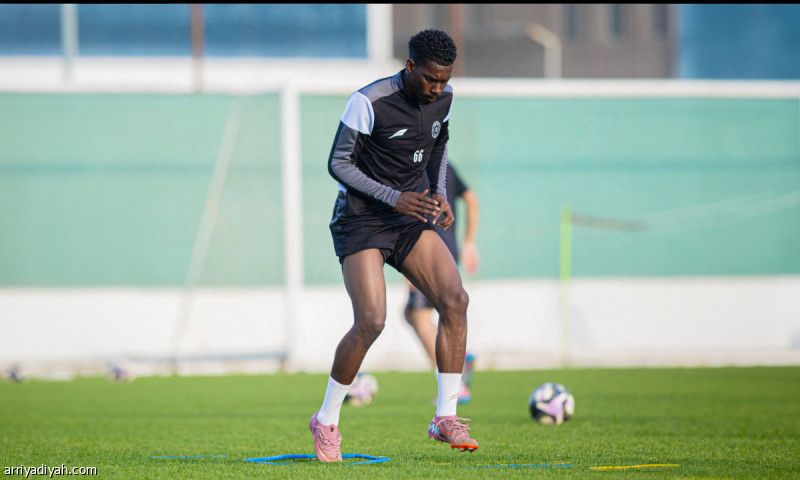 نيوم يتفق مع الشباب على ضم الغليميش