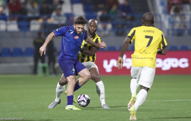 الهدف الأكثر تأخرًا يصدم الاتحاديين