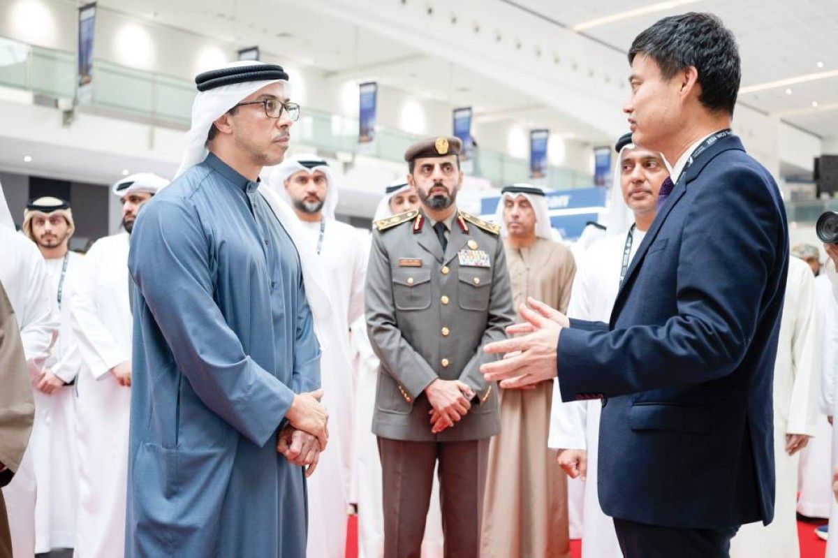 منصور بن زايد: الإمارات ماضية في ترسيخ موقعها مركزاً عالمياً للتجارة واللوجستيات