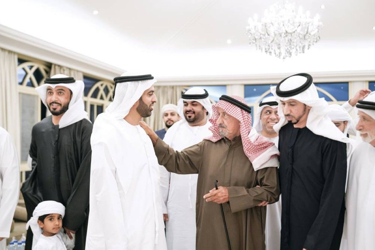 ولي عهد رأس الخيمة يقيم مأدبة عشاء لأهالي كدرا والمناطق المجاورة