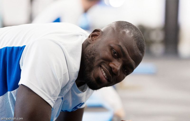 الهلال يفحص كوليبالي قبل الأهلي