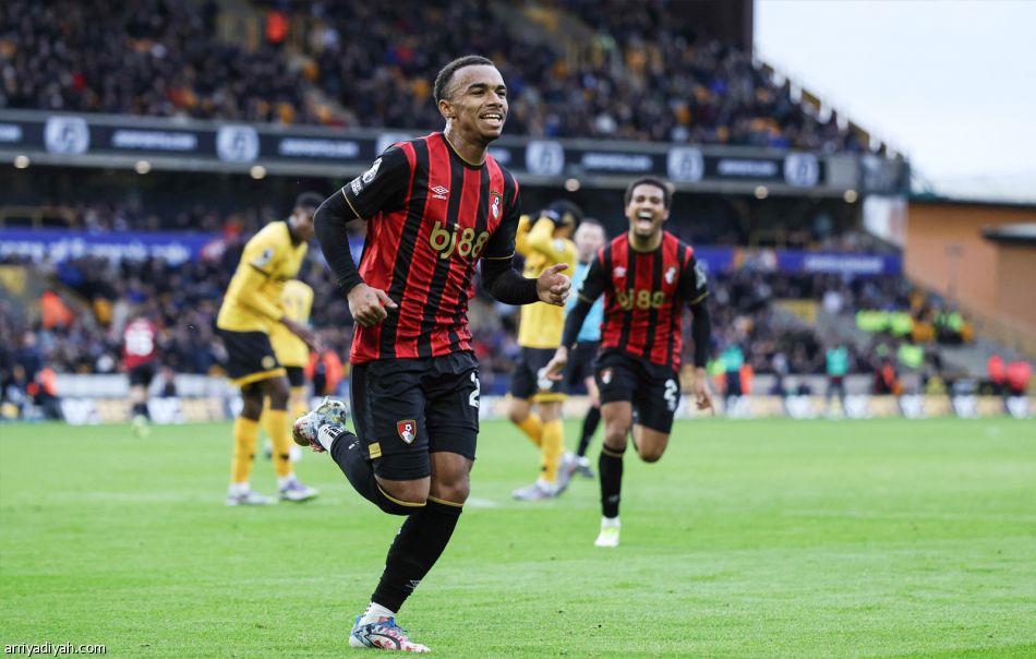 أرسنال يكتسح ليدز برباعية.. وبورنموث يعمق جراح الذئاب