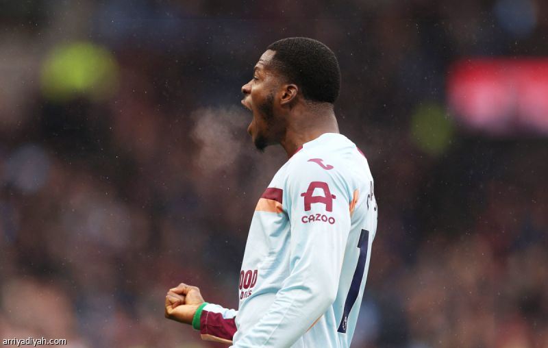 بـ 10 لاعبين برينتفورد يسقط أستون فيلا