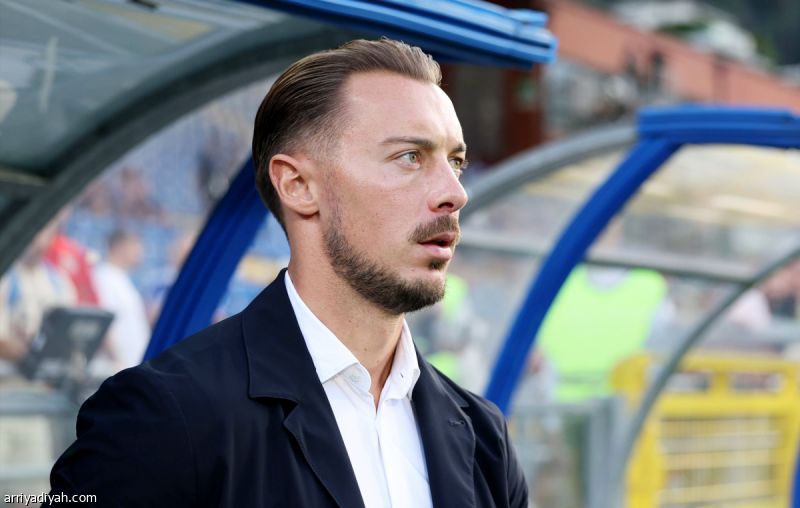 الأهلي يتدرب.. ويطير إلى الهلال