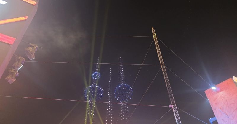 «إخوة للأبد» في سماء دبي