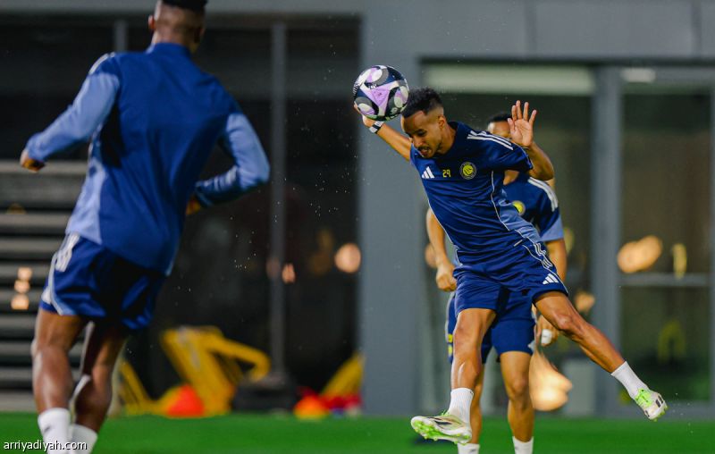 غريب وأيمن يعوضان رونالدو وكومان