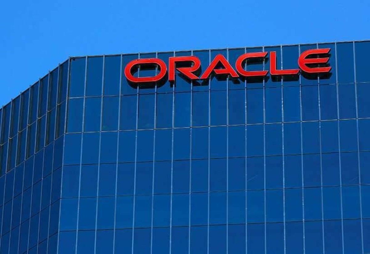 «أوراكل» تعتزم جمع 50 مليار دولار لتوسيع بنيتها السحابية