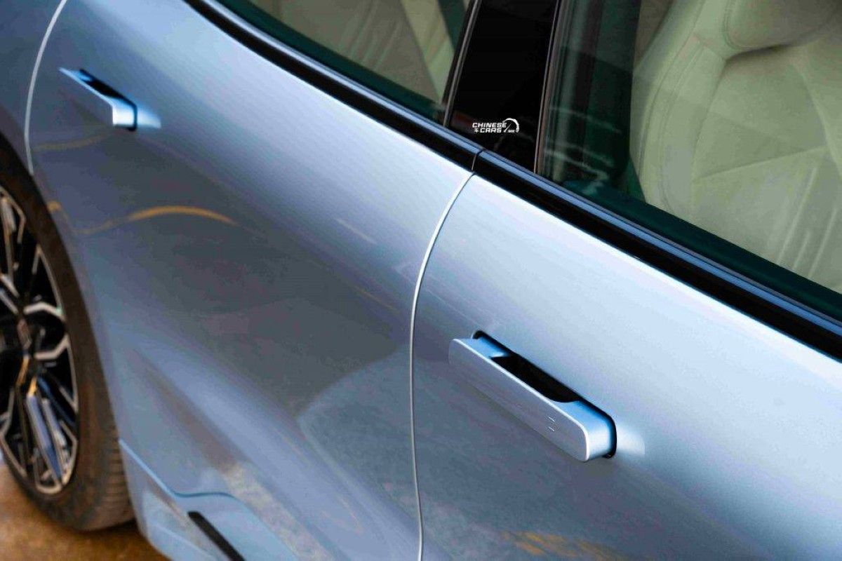 الصين تحظر مقابض الأبواب المخفية في السيارات