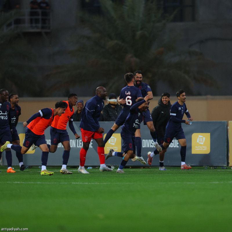 بالقاتل.. أبها يكسب العروبة.. ويعزز الصدارة