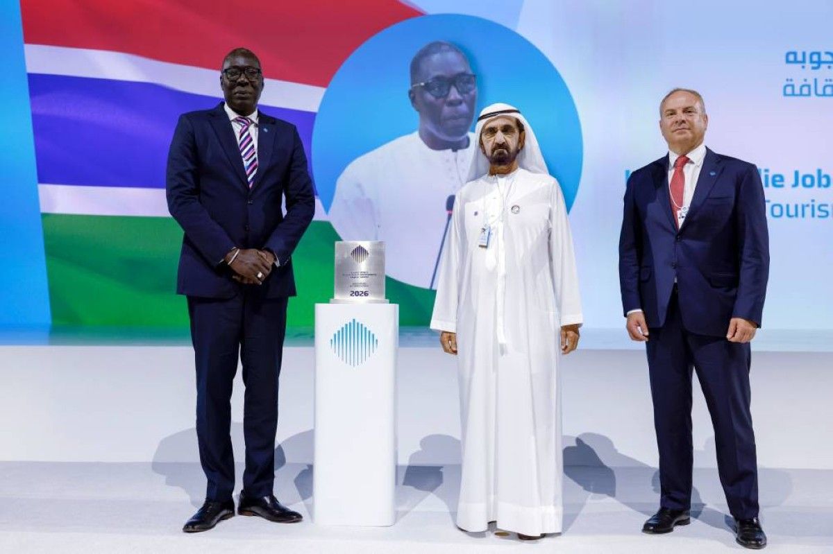 محمد بن راشد يكرّم وزير السياحة والثقافة في غامبيا بجائزة "أفضل وزير في العالم"