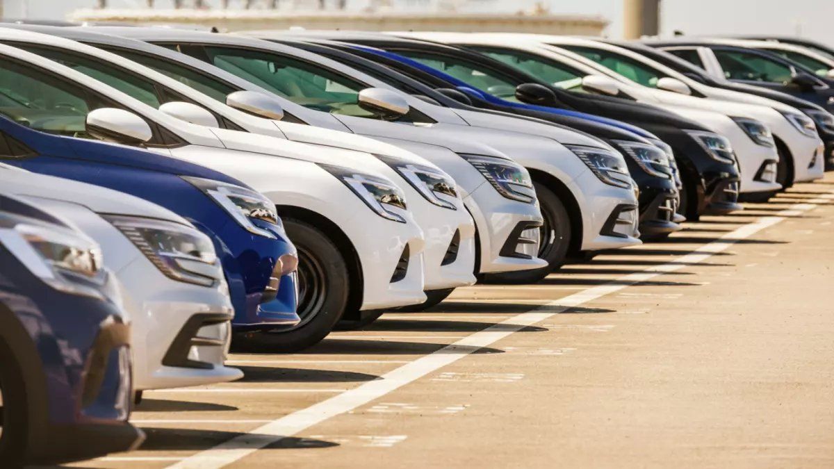 رسمياً: القائمة السوداء للمملكة.. 7 أنواع سيارات مُحرّمة نهائياً على الاستيراد إلى السعودية في 2026!