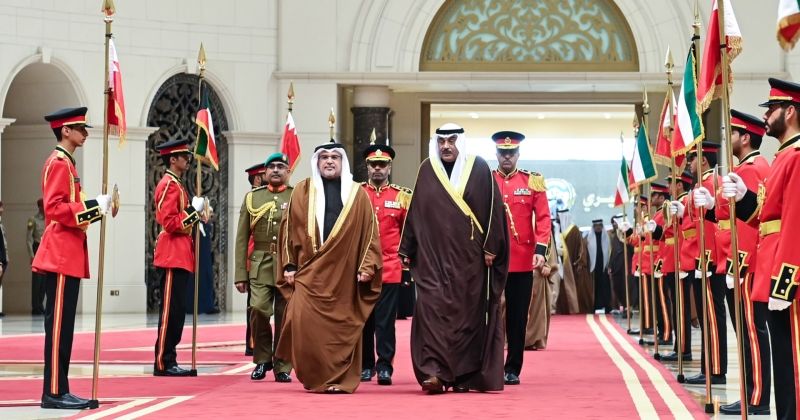 ولي عهد البحرين يغادر البلاد بعد زيارة رسمية