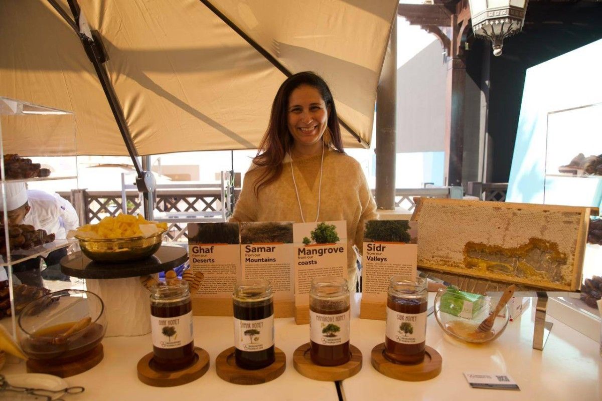 20 نحالة إماراتية يعرضن إنتاجهن من العسل المحلي خلال القمة العالمية للحكومات