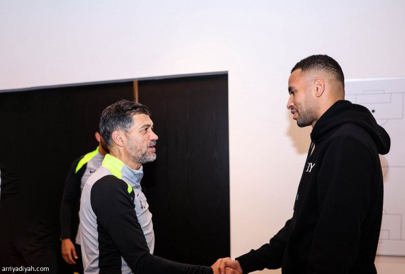 الخميس.. النصيري يتدرب وينتظر كونسيساو