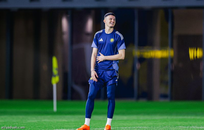 الحمدان يدعم النصر أمام الاتحاد